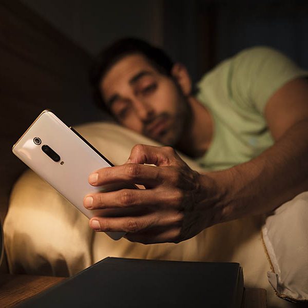 Caught in the Glare: The Link Between Mobile Screens and Sleep Quality