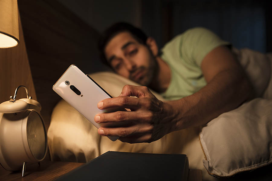 Caught in the Glare: The Link Between Mobile Screens and Sleep Quality